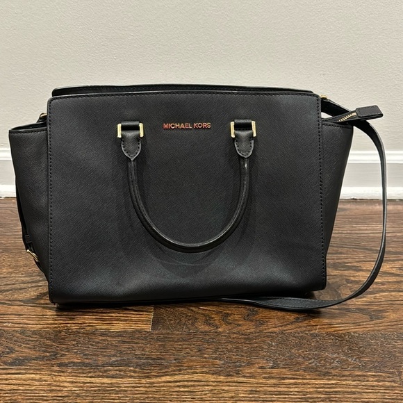 Michael Kors Selma medium black bag - Picture 3 of 11